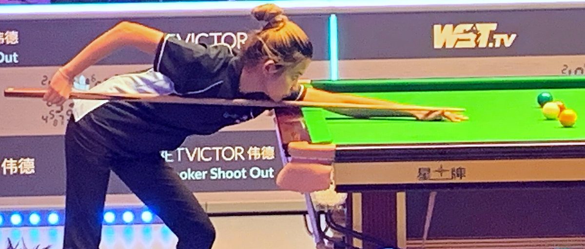 A professional frame under the lights at the 2020 Snooker Shoot Out